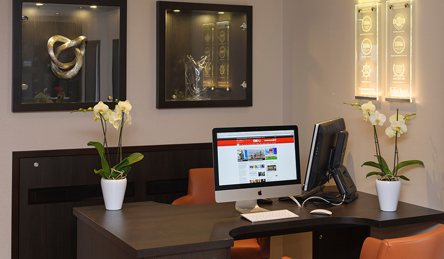 Avalon Waterways Avalon Artistry II Interior Internet Corner.jpg